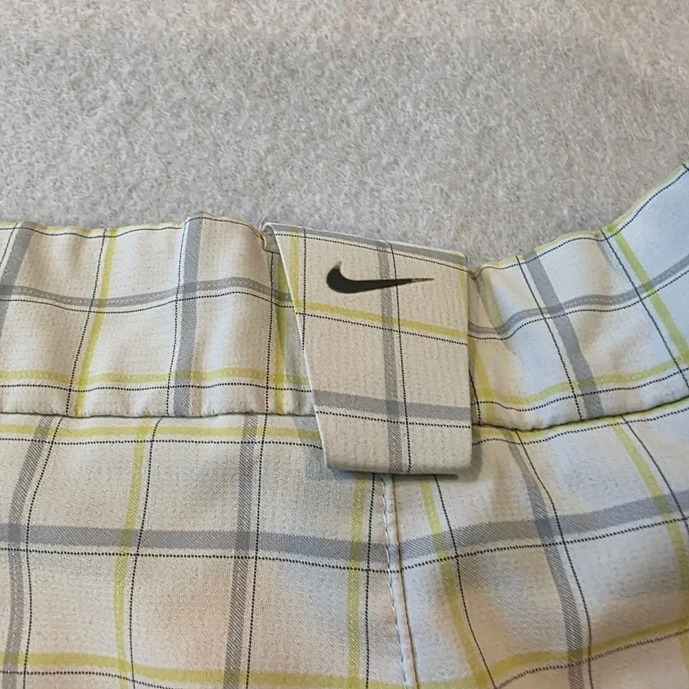 Nike Golf Dri-FIT Plaid Shorts Mens 33 White Grey Yellow 381268-100 Read